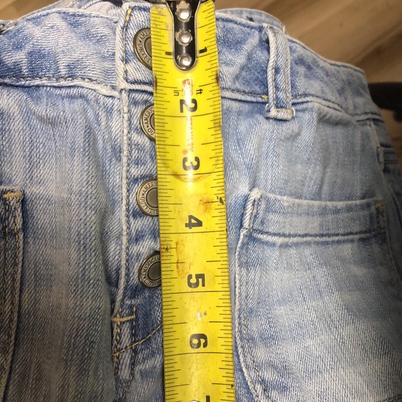 AMERICAN EAGLE BUTTON DISTRESSED Light Blue Jeans. Size 6R. #2. American Eagle - Picture 6 of 14